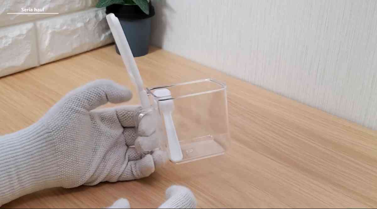 セリアの「スマートポット360（スプーン付）」