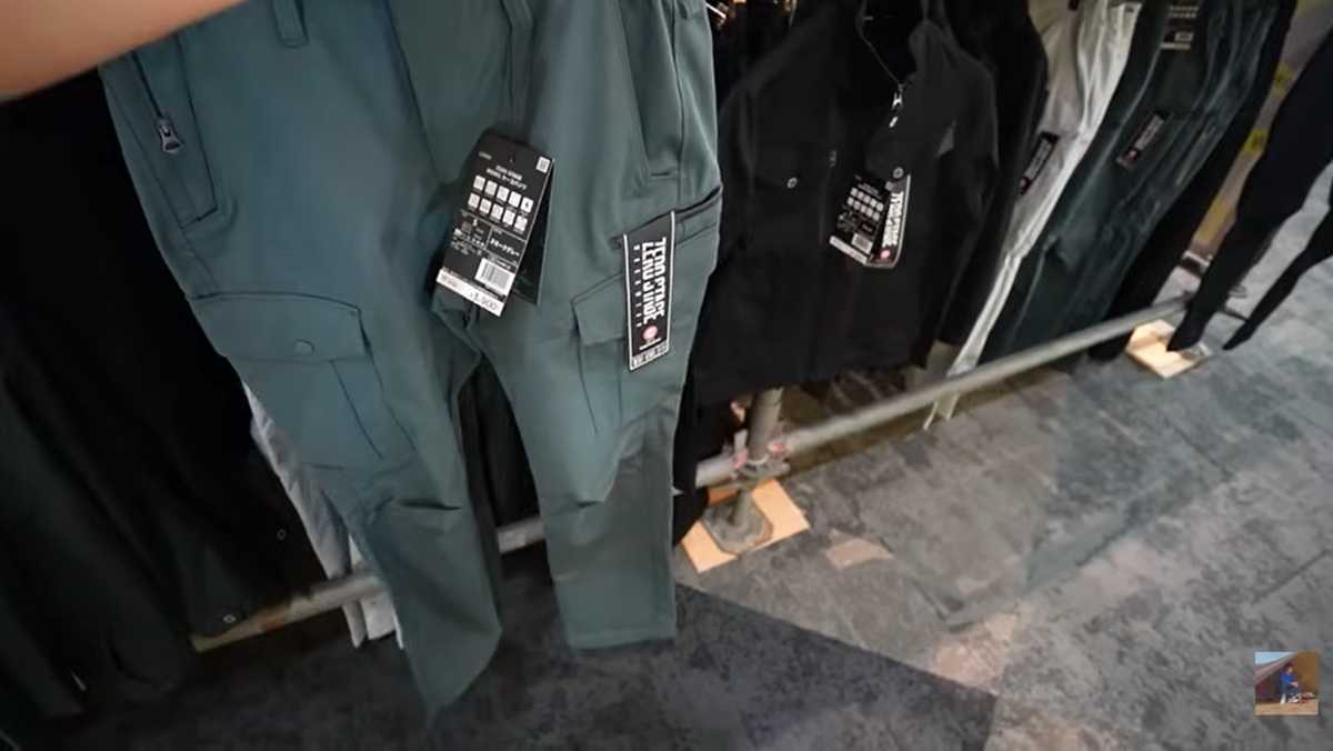 ワークマン「ゼロステージライジングカーゴパンツ」は動きやすい