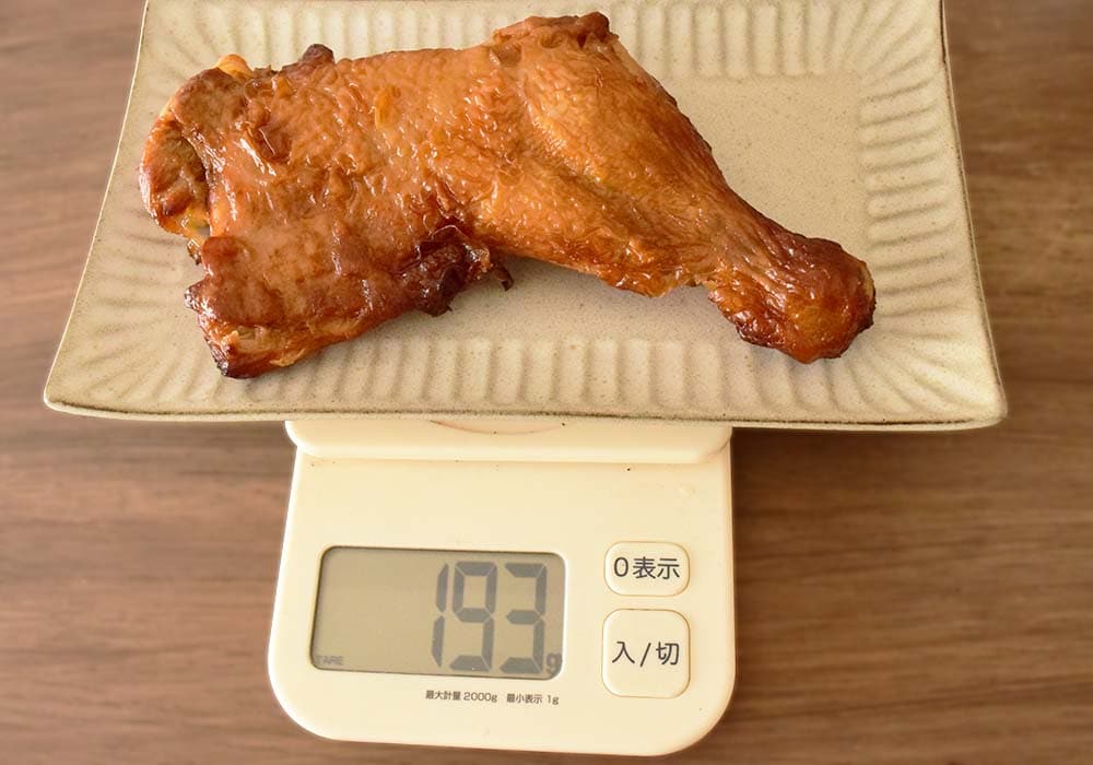 味が濃すぎず、ちょうどいい塩梅の醬油ベースな骨付きチキン