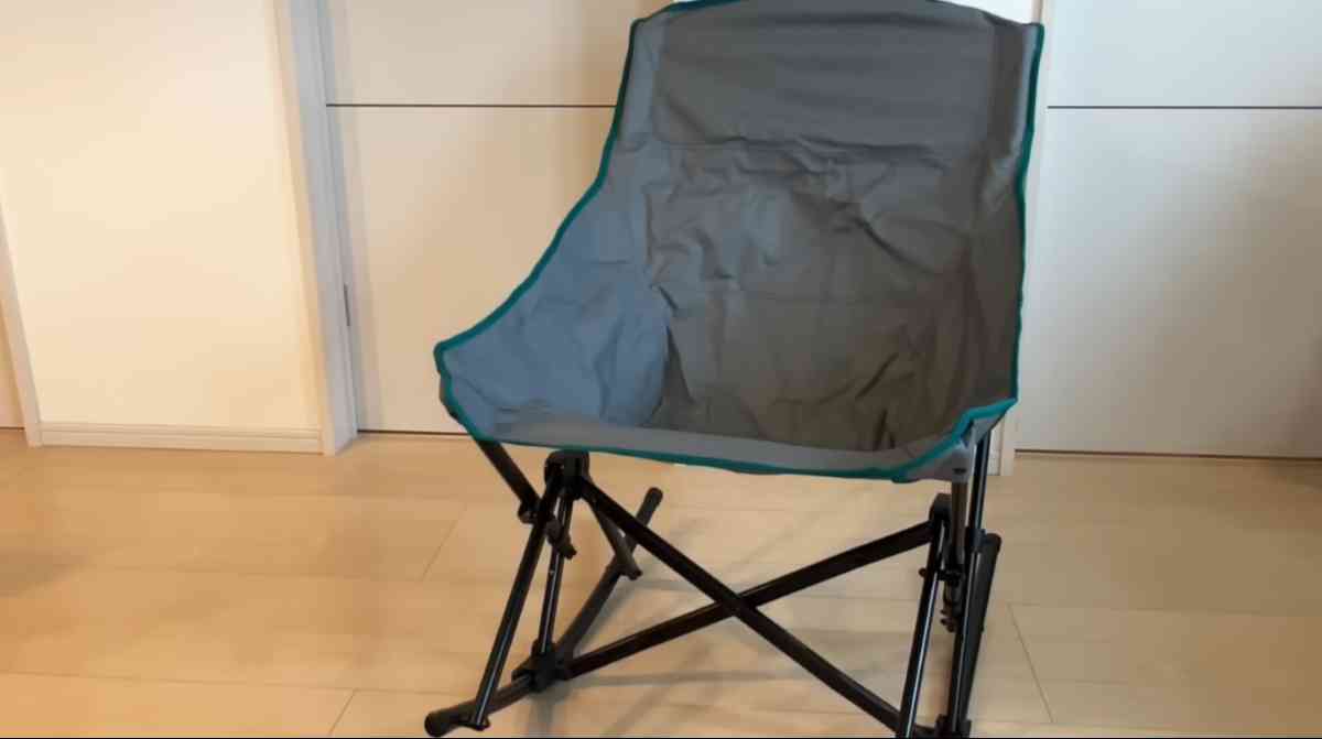 カインズの「ロッキングチェア」