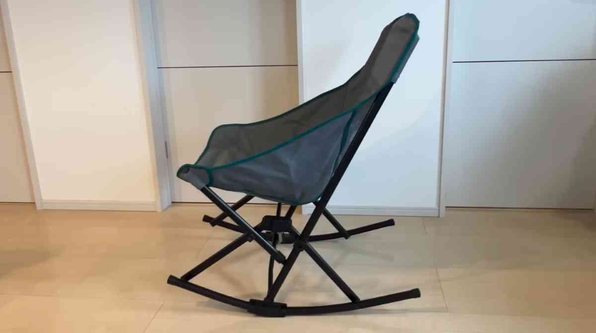 カインズの「ロッキングチェア」