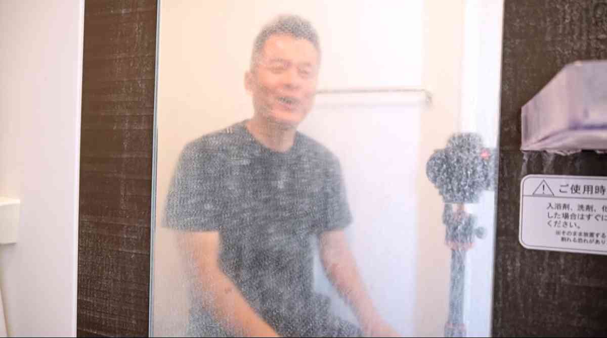 お風呂の鏡を歯磨き粉で磨いてみる