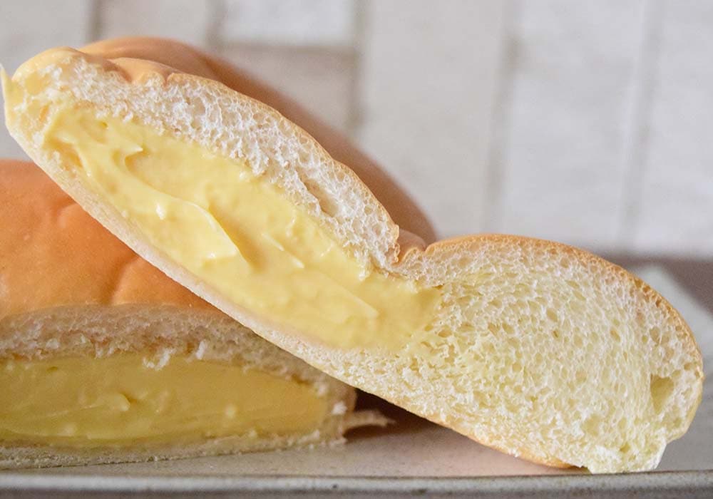 クリームの入り方はやや偏ってはいますが、本当にたっぷり。