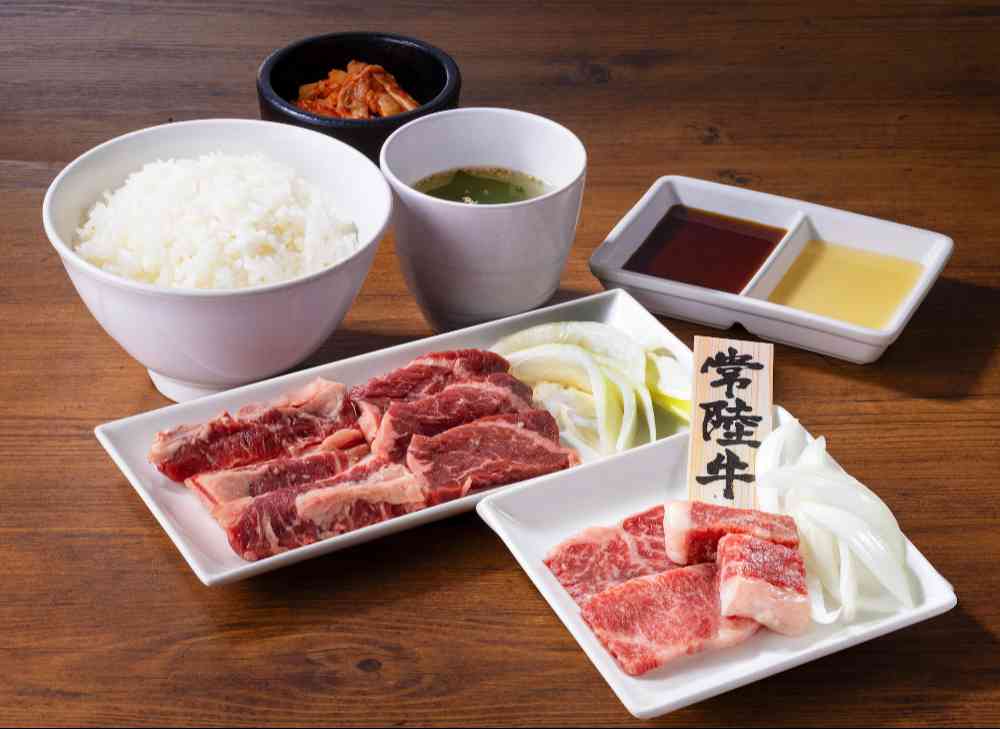  【第2弾】人気の匠カルビ、ハラミに常陸牛食べ比べカルビの3種を贅沢に盛り合わせ。