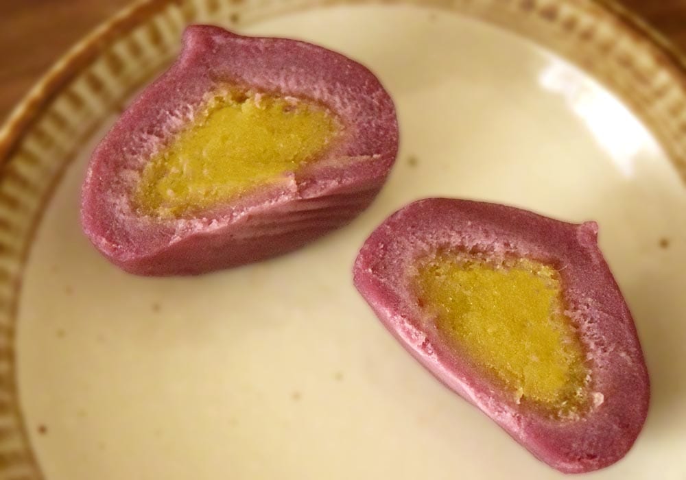 もちもち食感のさつまいも生地の中に、ほどよく自然な甘さのさつまいも餡がたっぷり。