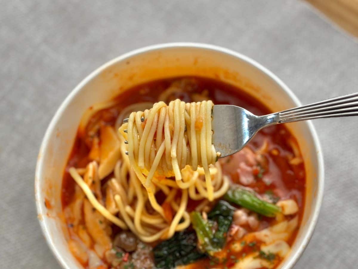 濃縮されたトマトの旨味!ハーブ香る食べ応え抜群の新作スープパスタ