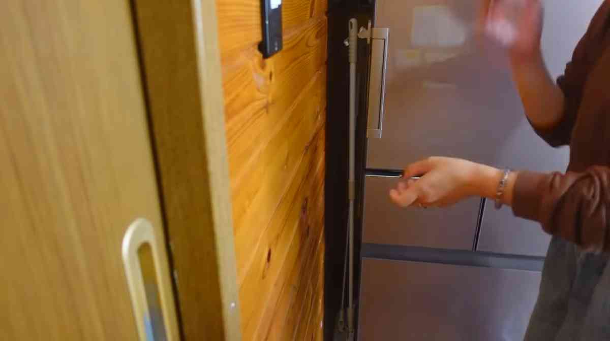 セリア┃フロア ラバーほうき