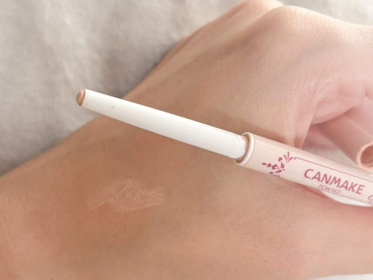 【キャンメイクのロングセラー】涙袋メイクの定番「ピンクベージュ」が人気！サッとぼかして自然な仕上がりに