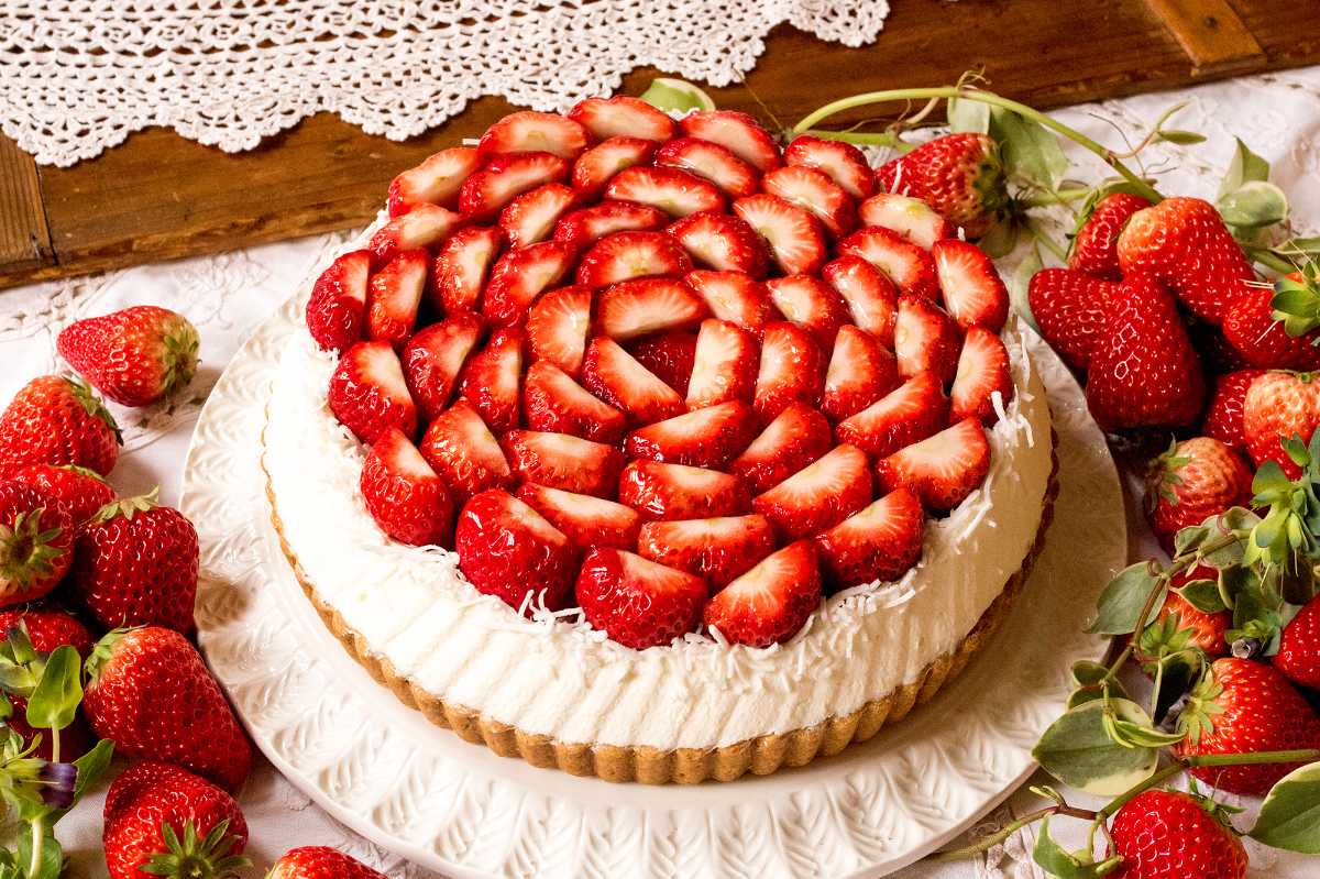 「特選 静岡県産 “紅ほっぺ”のタルト～ホワイトチョコ風味～」