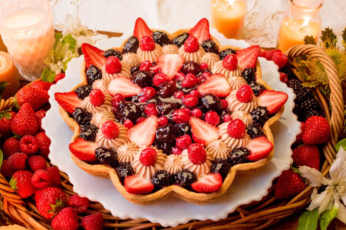 「輪花型 ミックスベリーのキャンドルナイトケーキ」