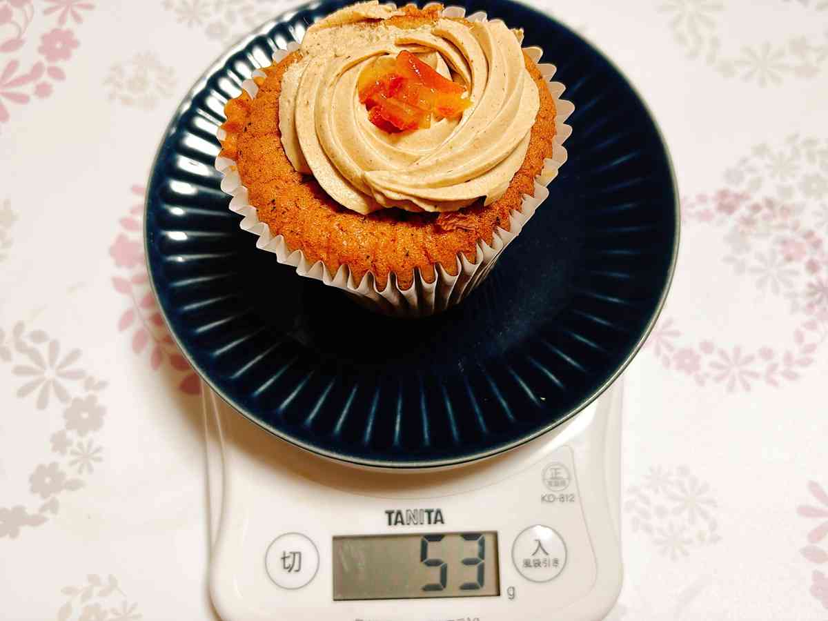 コストコ「アールグレイカップケーキ」の重さは50～60g