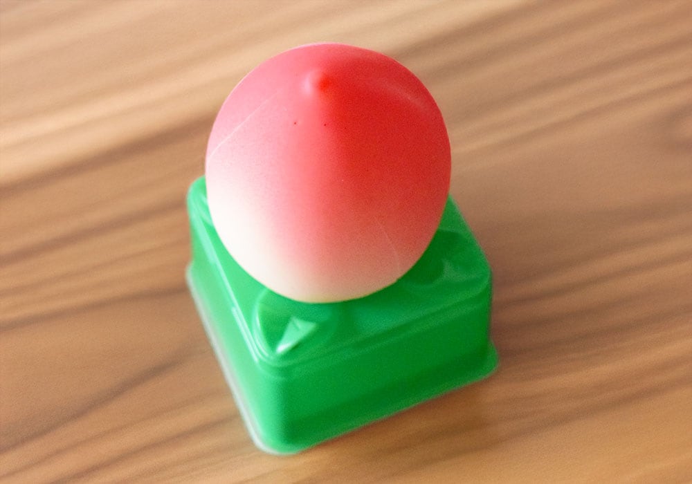 下部の緑色の台座は取り外し可能