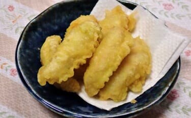 釣魚・外道のグルメ『ベラの天ぷら』　極彩色でも味はイケる？