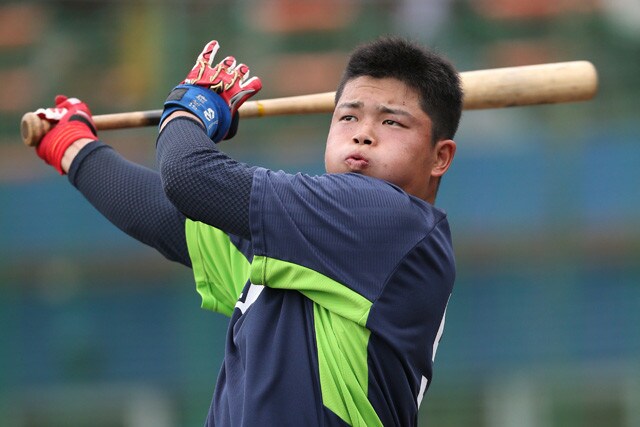 村上宗隆は九州学院高校出身の２年目。三塁レギュラーを狙う左の大砲
