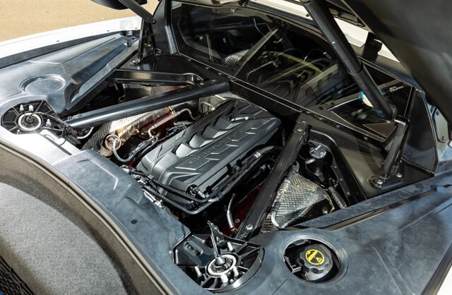 6.2リットルV型8気筒OHVエンジン。変速は8速デュアルクラッチトランスミッション