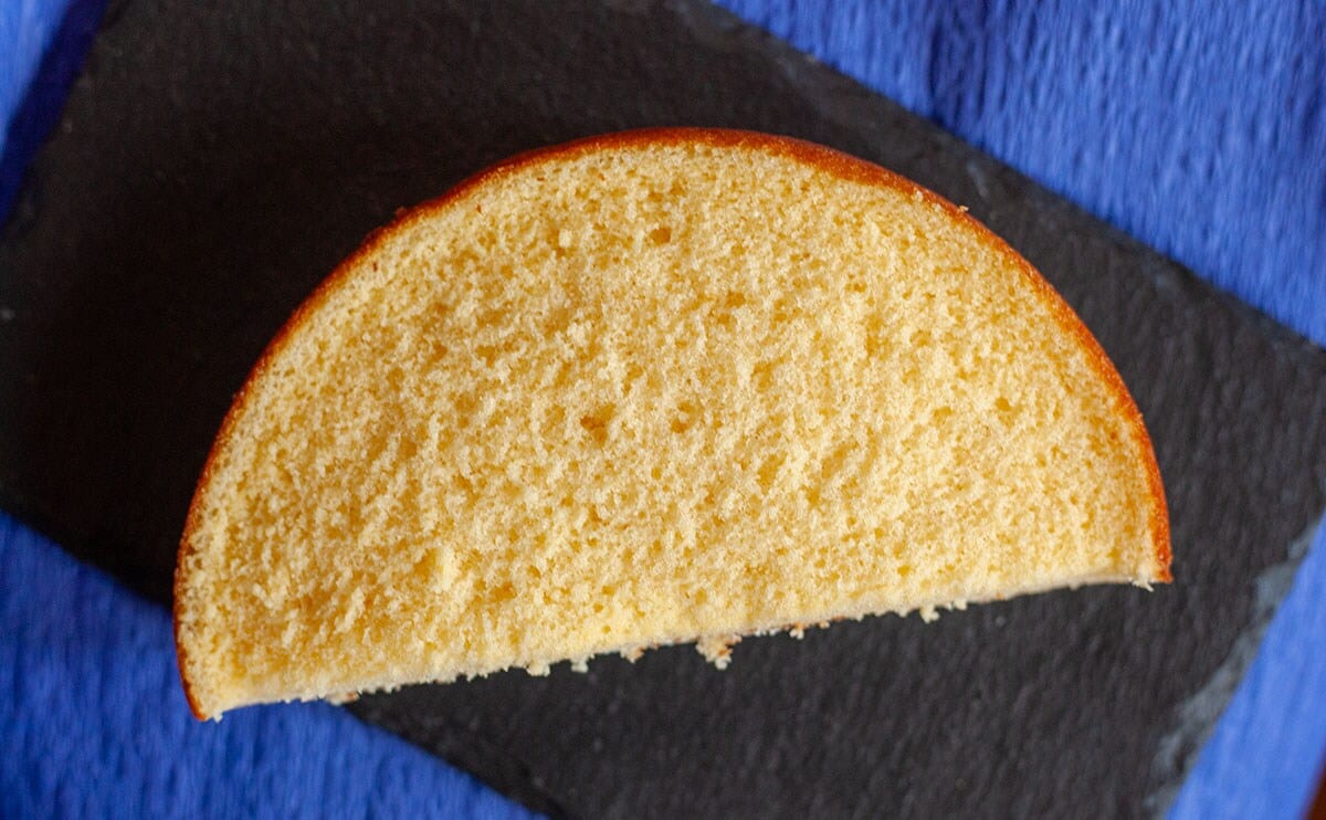 ふわっふわで秒で消える。【セブン】の素朴系スイーツ、ぜひ食べてみて!