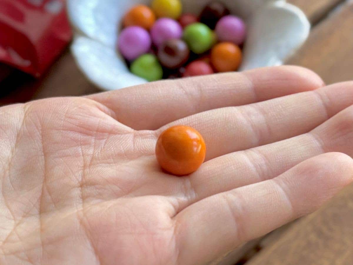 ケーキの飾りにも！【無印良品】人気の「ぽち菓子」シリーズにポップなチョコが登場