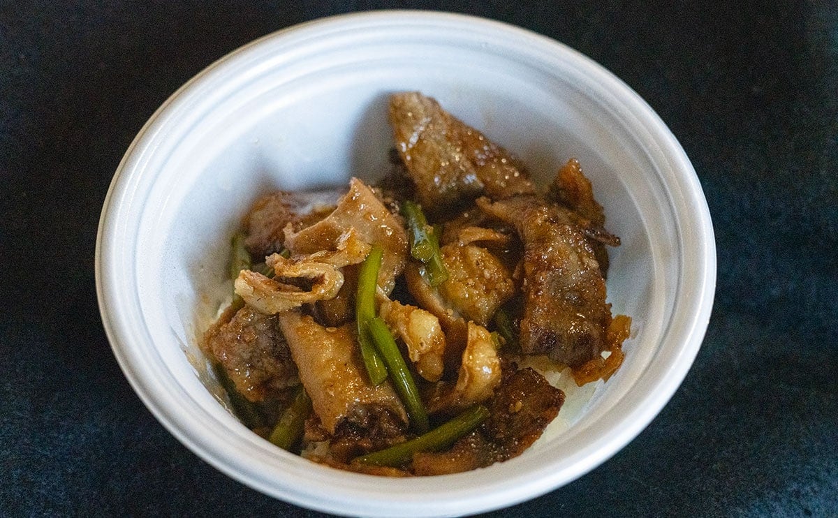 「美味すぎ」と話題。【松屋】の新メニューは酒飲みにもうれしい一品でした!