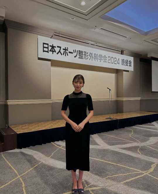 Instagram:岡副麻希(@maki_okazoe_official)より