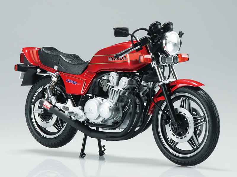 劇中仕様を再現! プラモデル「1/12 バリバリ伝説 巨摩 郡 CB750F」がアオシマから登場 記事2
