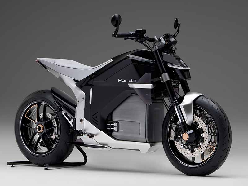 【ホンダ】EICMA 2024にて世界初の「二輪車用電動過給機搭載V型3気筒エンジンコンセプト」などを公開 記事1