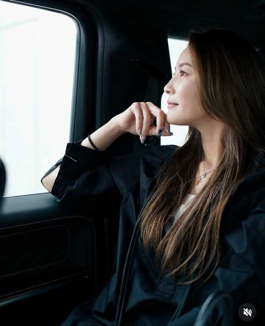 Instagram:瀬戸朝香(@_asaka.seto_)より