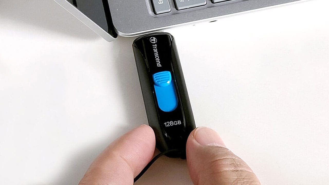 USBメモリ、紛失による情報漏えいリスクがあっても手放せない便利な理由とは?