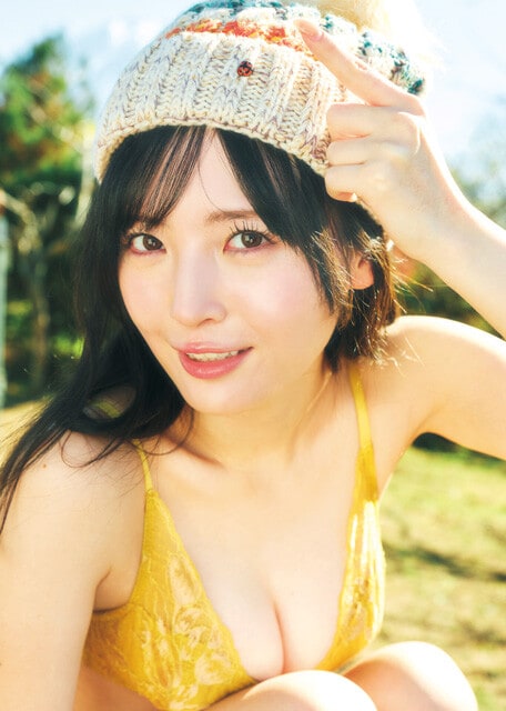 『週刊プレイボーイ』のグラビアに登場した由良ゆら