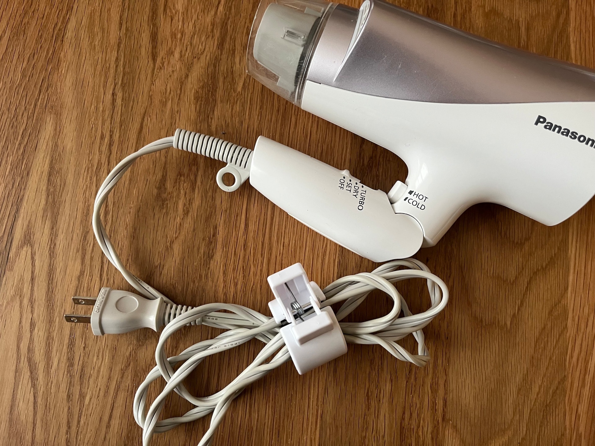 100均のコード収納が優秀すぎ!ダイソー・セリア・キャン★ドゥで買った9商品を紹介