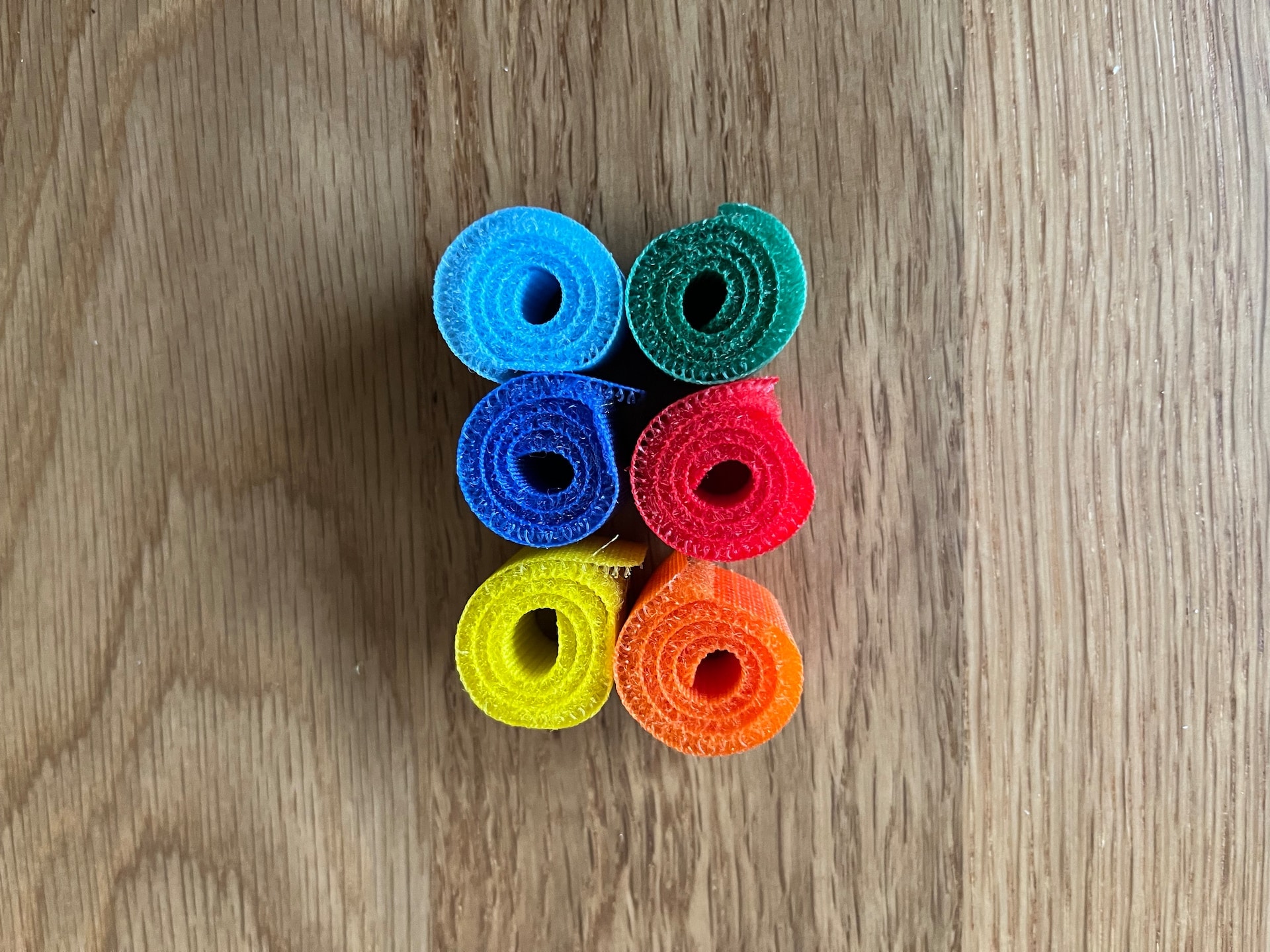 100均のコード収納が優秀すぎ!ダイソー・セリア・キャン★ドゥで買った9商品を紹介