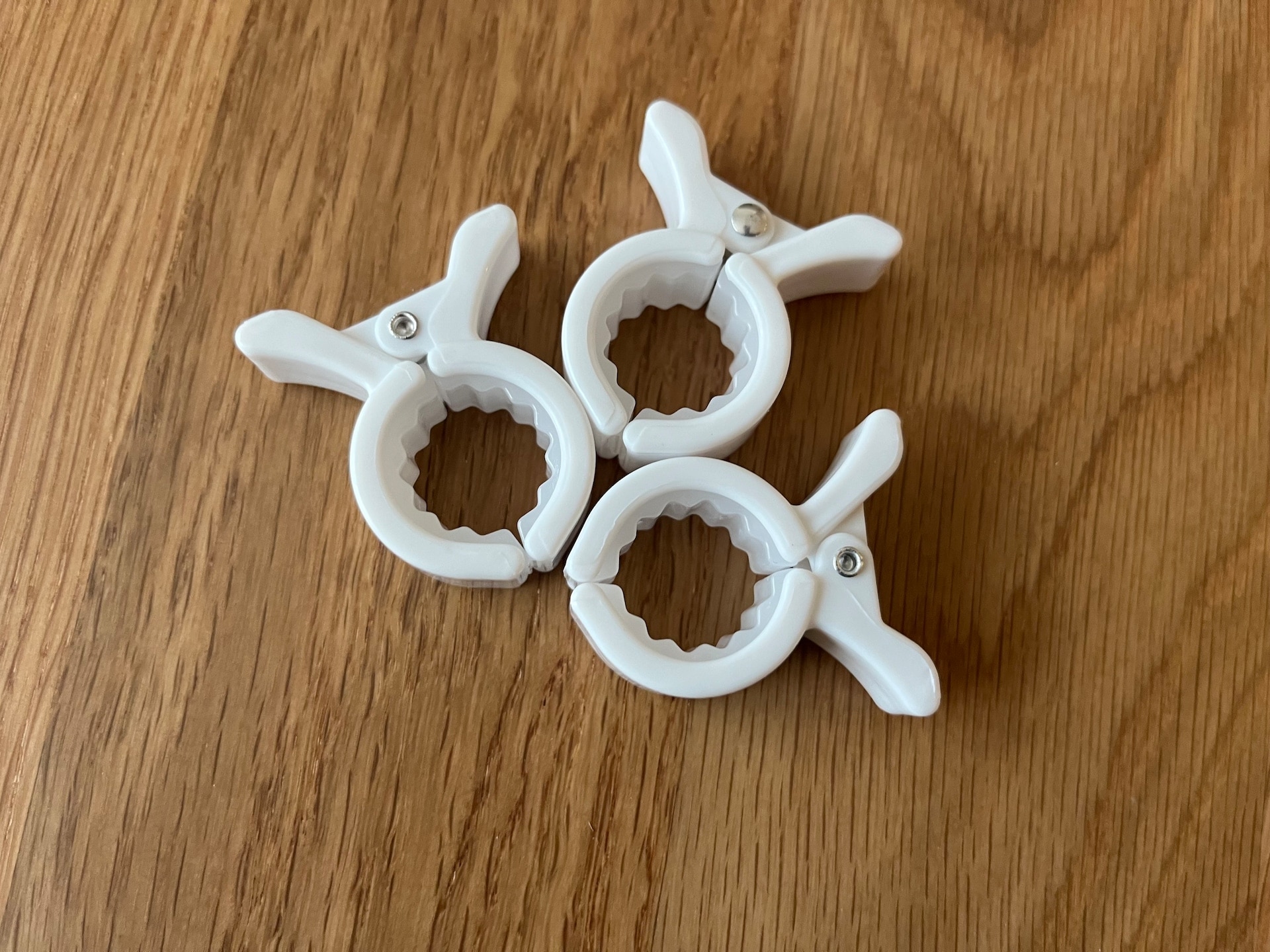 100均のコード収納が優秀すぎ!ダイソー・セリア・キャン★ドゥで買った9商品を紹介