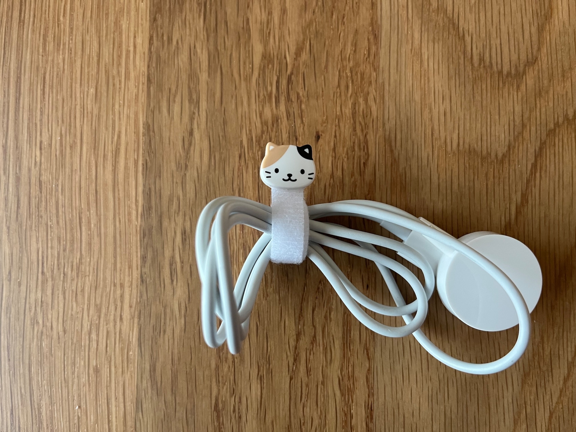 100均のコード収納が優秀すぎ!ダイソー・セリア・キャン★ドゥで買った9商品を紹介