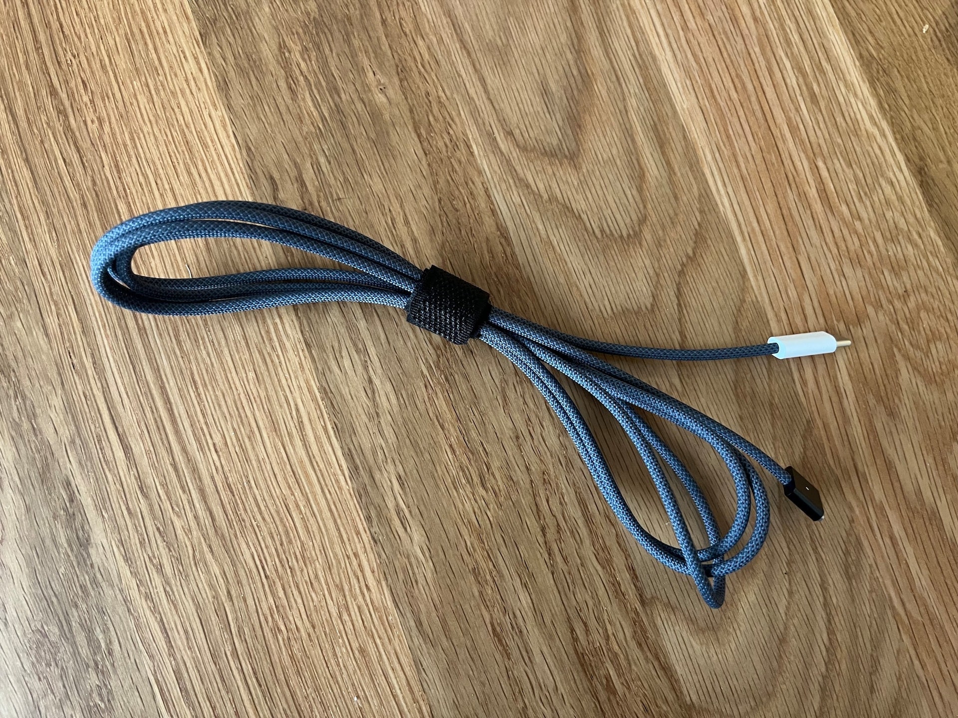 100均のコード収納が優秀すぎ!ダイソー・セリア・キャン★ドゥで買った9商品を紹介