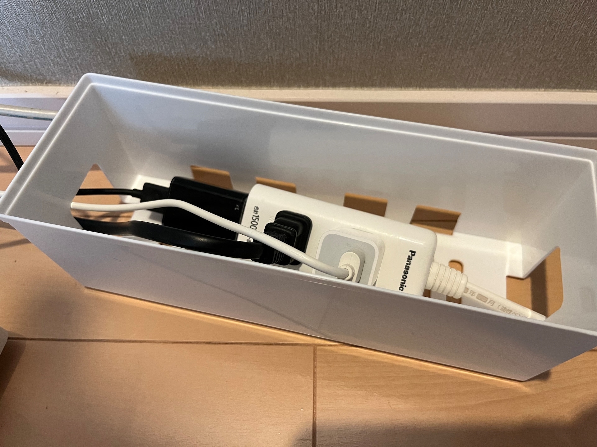 100均のコード収納が優秀すぎ!ダイソー・セリア・キャン★ドゥで買った9商品を紹介