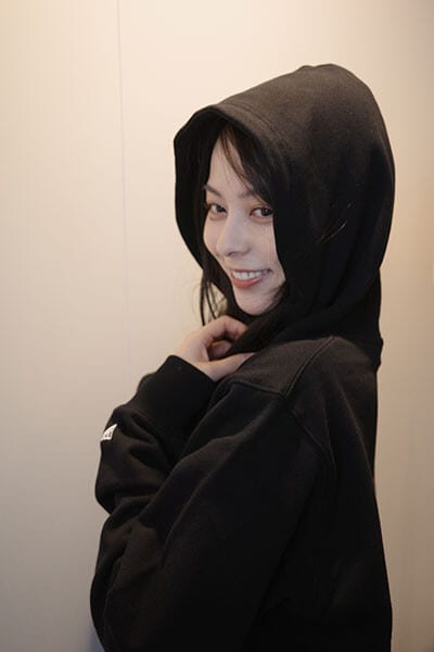 多少の雨ならフードでどうにかしたい派の山本です。