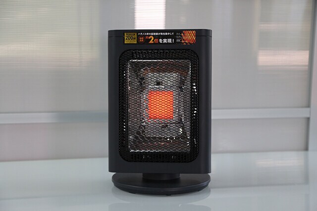 ドン・キホーテ 省エネハチノスヒーター　600Wの消費電力で、1200Wの電気ストーブ級の能力を実現。強・弱・省エネの3段階運転機能、自動首振り機能、1・2・4時間のオフタイマー機能、転倒時自動オフスイッチ機能搭載。1万978円