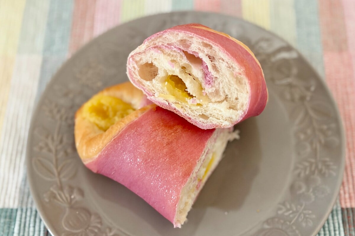 おいもあんの優しい甘みが贅沢！【ファミマ】の関東限定パンを食べてみた