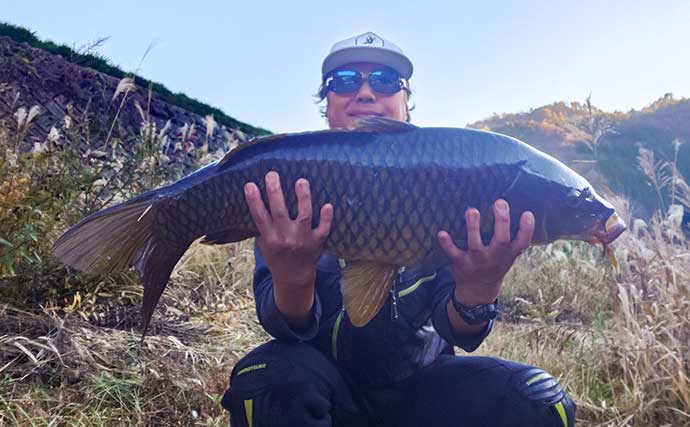 「上流へ走る巨体に耐え切った」ノベザオで85cm超え寒ゴイを手中【岐阜・郡上八幡】