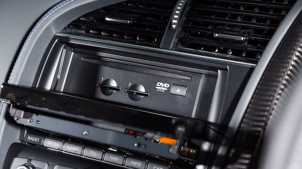 車でCDやDVDを再生するのは時代遅れ？『車内エンターテインメント』の現在と未来1