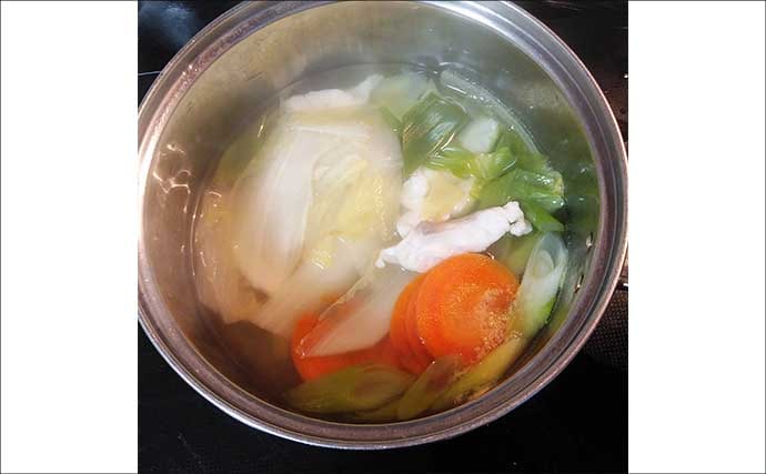 釣った魚で作る「寒い日の定番」レシピ：キビレと白菜の酒蒸し風