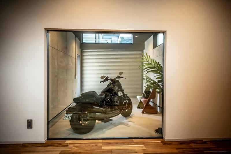 バイク好きな“不動産のプロ”が本気でつくった建売ガレージハウス 「THE