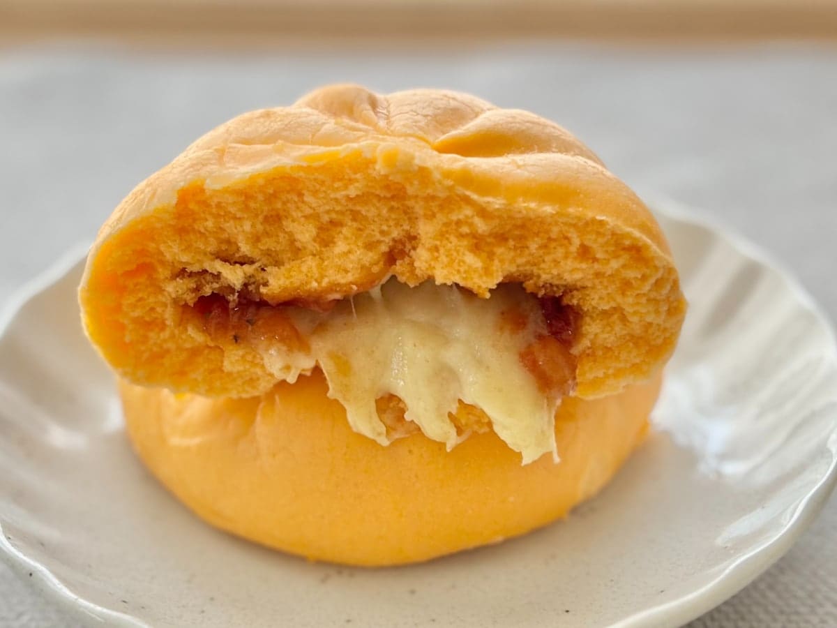 チーズがとろける定番のおいしさ！【ローソン】に中華まんの季節が到来