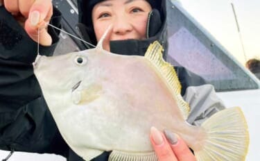 「初挑戦でも良型続出！」船カワハギ釣りで20cm超含む11尾を手中【大分・SOYAMARU】