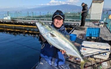 海上釣り堀でワラサ連発＆マダイ追釣！【静岡・沼津】カツオの切り身が的中