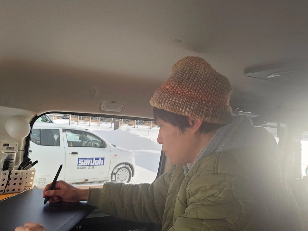 小田原ドラゴン（おだわら・どらごん）　1970年、兵庫県生まれ。『僕はスノーボードに行きたいのか？』でヤンマガ月間新人漫画賞奨励賞を受賞。『コギャル寿司』で第47回文藝春秋漫画賞受賞。代表作に『おやすみなさい。』、『チェリーナイツ』、『ぼくと3本足のちょんぴー』、『今夜は車内でおやすみなさい。』など。週刊SPA！で漫画『今日も嫁が見つからない。』連載中