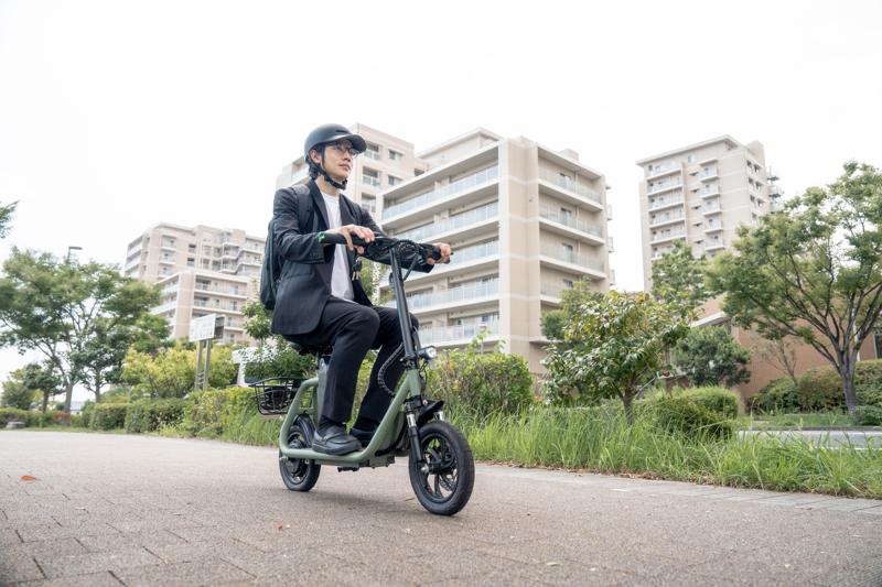 【先行販売】坂道もスイスイ登れる、免許不要の特定小型原付「twenty