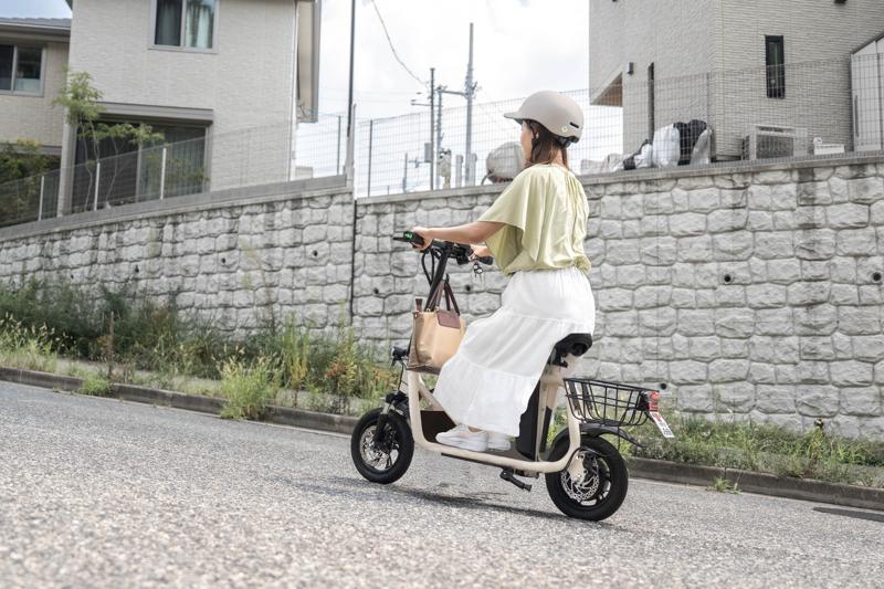 【先行販売】坂道もスイスイ登れる、免許不要の特定小型原付「twenty