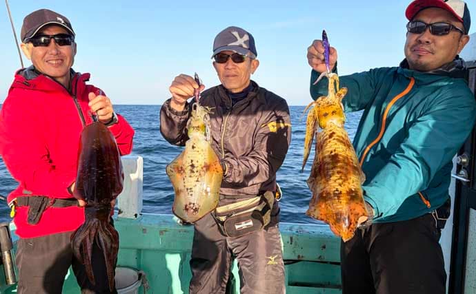 【沖釣り釣果速報】響灘のジギング船で良型ヒラマサ7kg級浮上！ブレードジグにヒット（福岡）