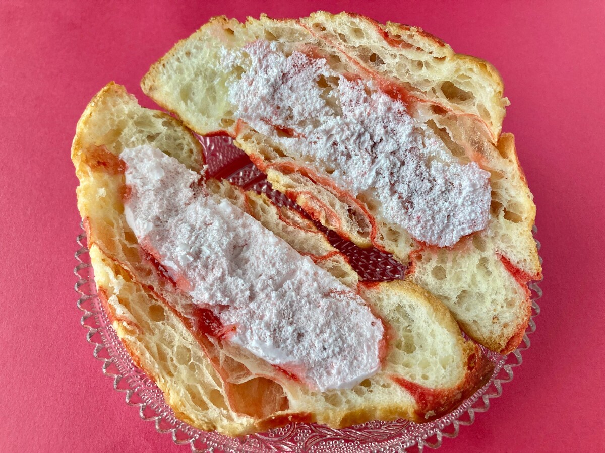 「激ウマ！」「すっきり爽やかな味わい！」【ファミマ】あまおうのホイップとジャムが入ったクロワッサン