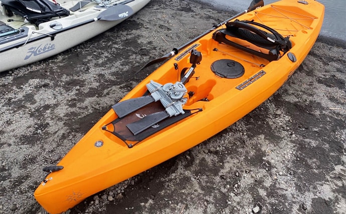 「今日だけ特別に釣りOK！」 水深120mの本栖湖にカヤックジギングで挑戦！